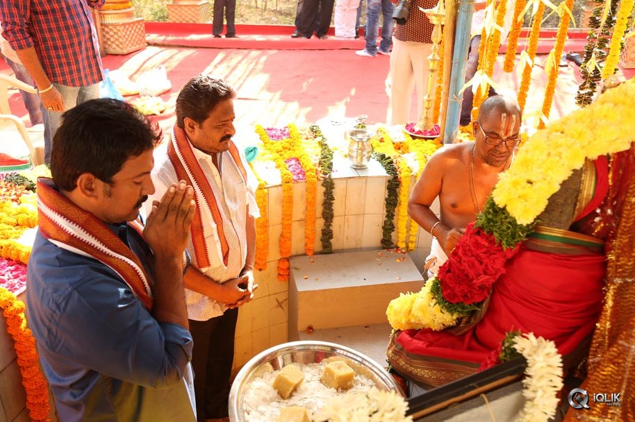 Touch-Chesi-Chudu-Movie-Opening